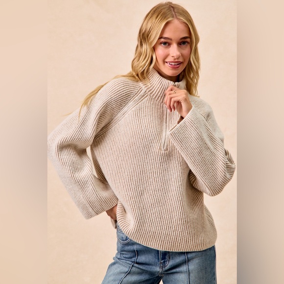 BiBi Two Tone Rib Texured Knit Collared Top with Zip Up - Picture 2 of 15